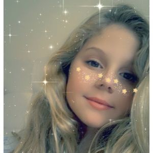 Meet your Posher, Daniela